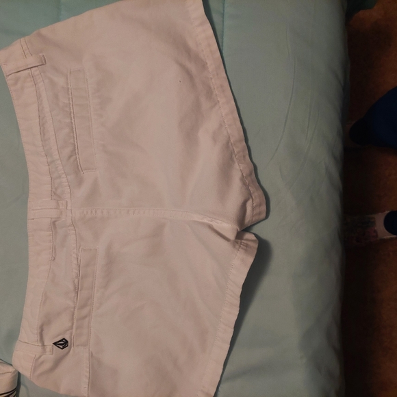 Volcom shorts size 9 - Picture 2 of 3